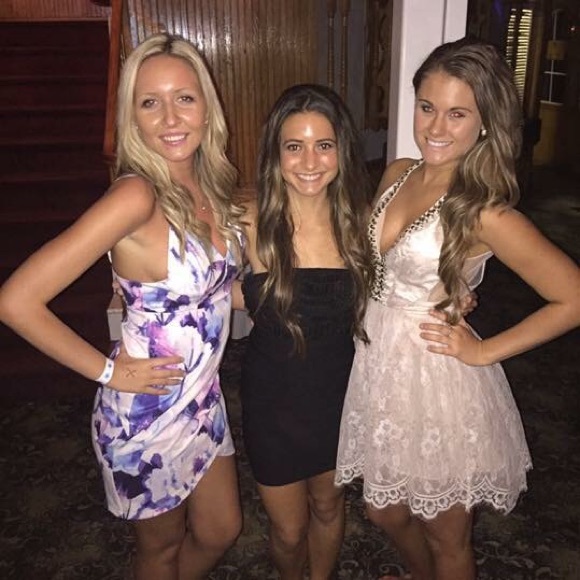 ✨Ashley H✨ - Picture 3 of 8